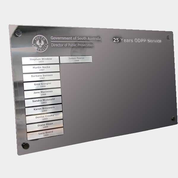Celebrate Achievement in Style: The Ultimate Guide to Custom Plaques & Honour Boards (And the Materials That Make Them Shine!)