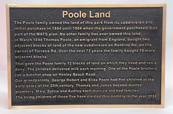 Brass Plaques: What’s the Difference Between Moulded Cast and Regular Brass Plaques?